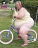 bisiklete binen kız