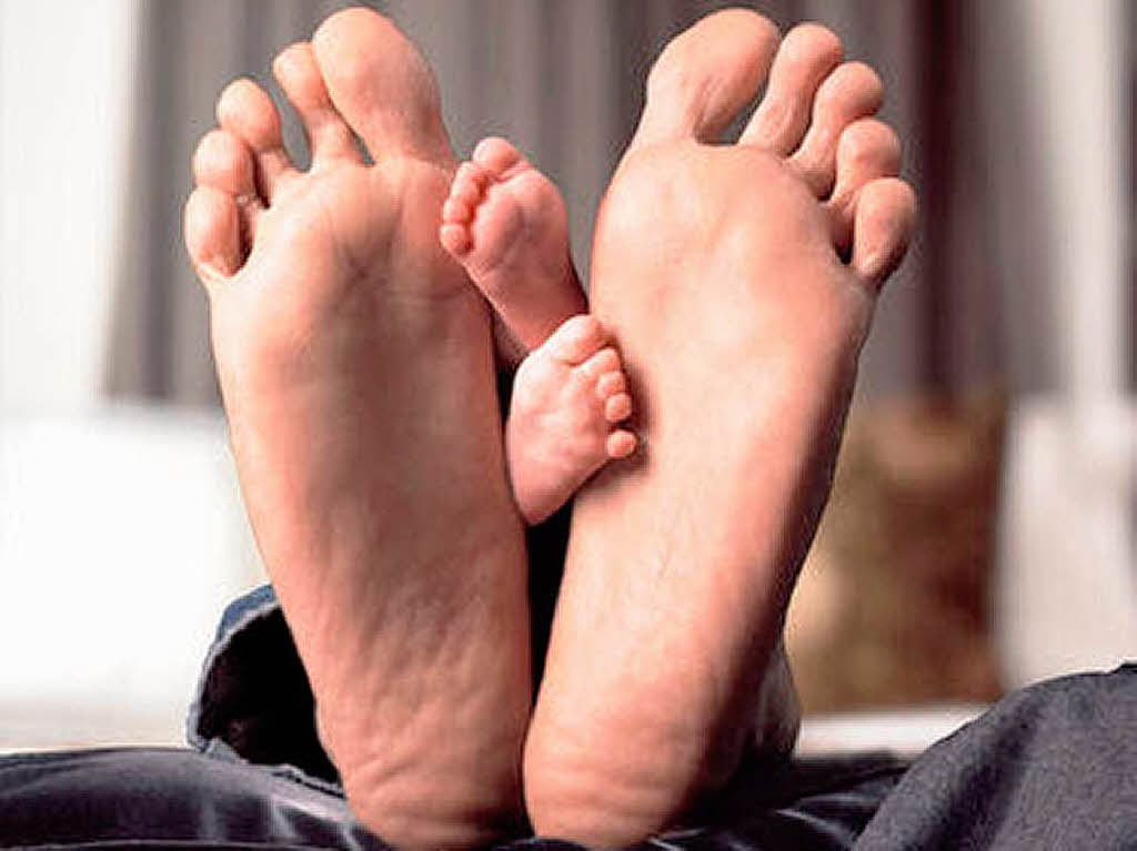 Large feet. Мужская и женская стопа. Человеческая стопа. Стопы ног. Маленькие стопы.