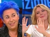 kısa mavi saçlı sarı gözlü siyah tenli şişko kız / #33056