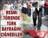 bayrakları bayrak yapan üstündeki kandır / #34118